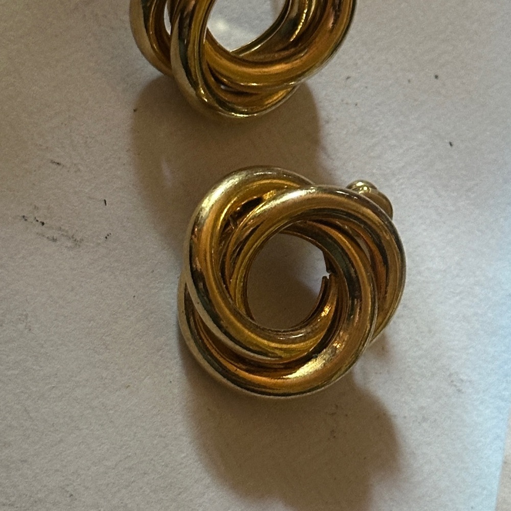 Vintage Timeless NAPIER Gold Tone Infinity Knot earrings